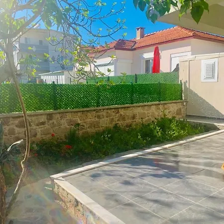 Megaron Homes Kucukkoy Gardened
